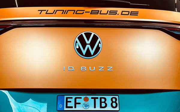 ID.BUZZ VW-Emblem hinten pure white/schwarz